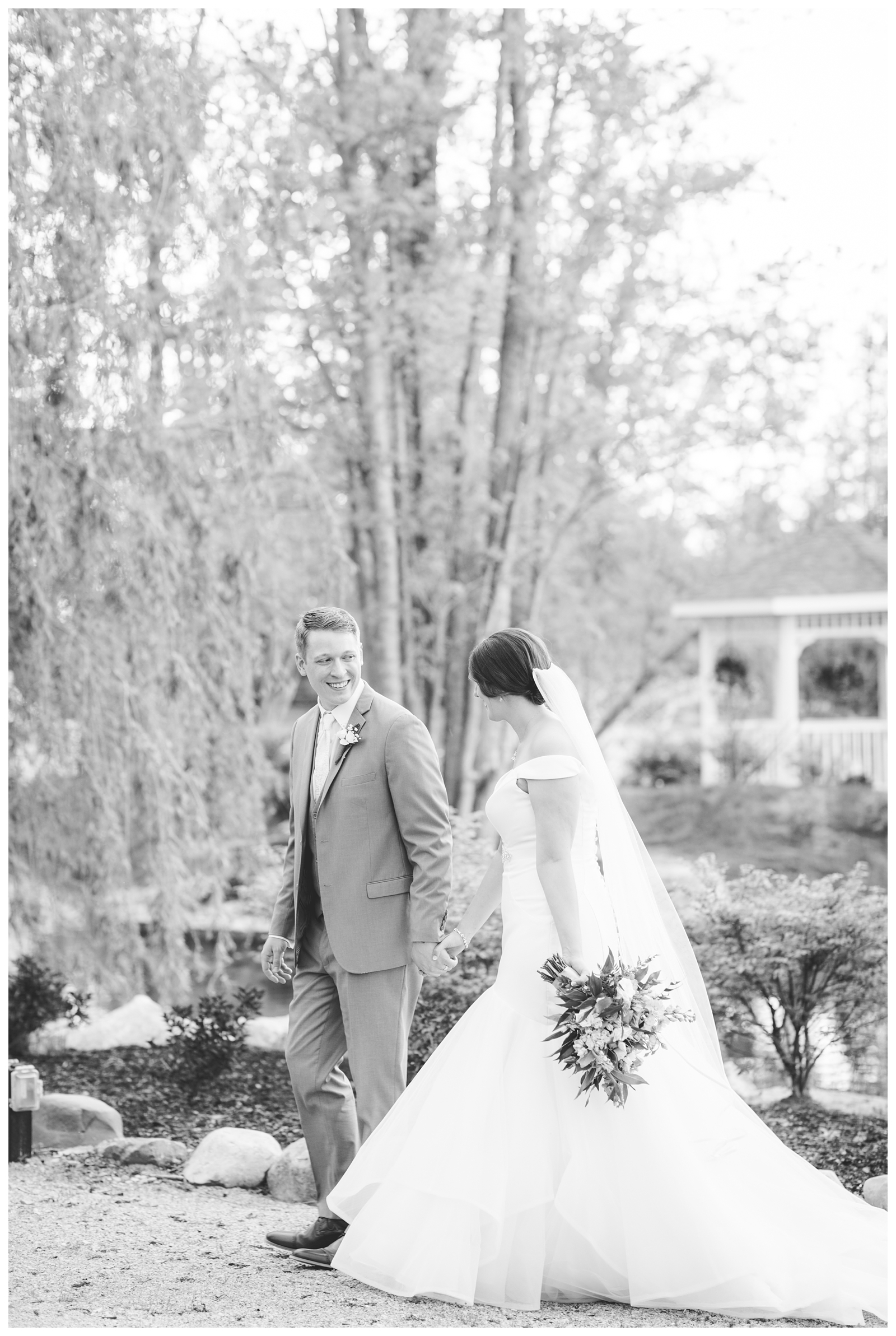 Wedding Photos at Swan Lake Event Center