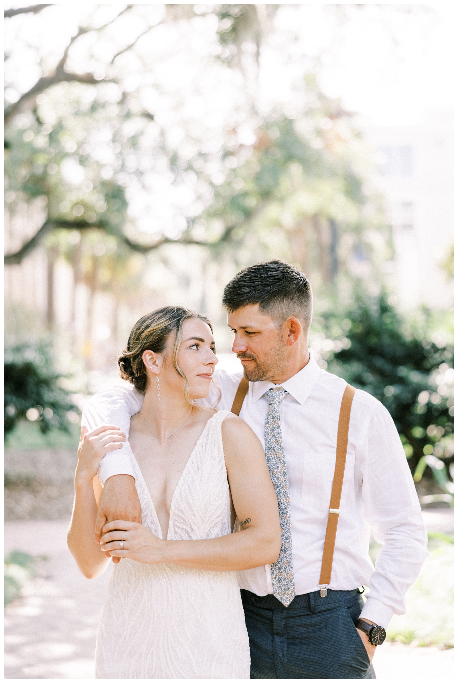 bride and groom wedding photos in savannah georgia